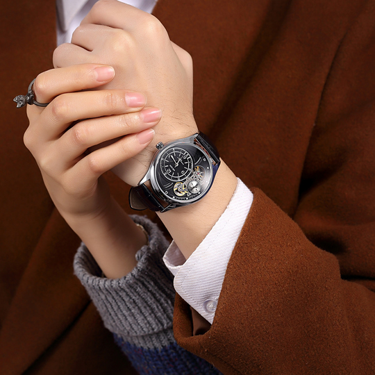 Quartz Analog Watch™