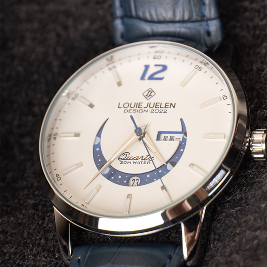 Elegant Luminous Moonphase Watch™