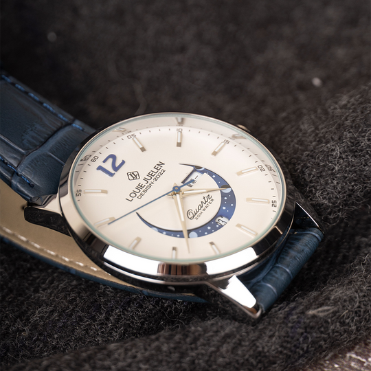 Elegant Luminous Moonphase Watch™